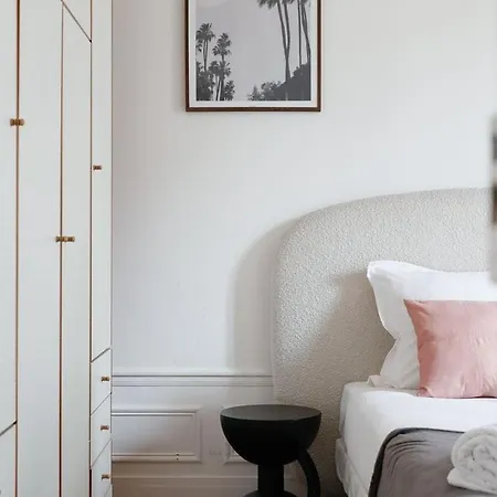 Tbs 319 - Superb With Eiffel Tower View